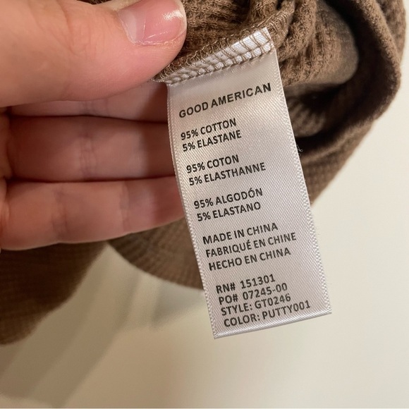 Good American NWT Essentials Thermal Cut 90s Tank in Putty001 - Picture 9 of 10